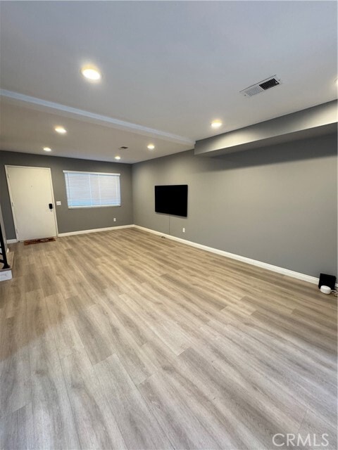 Building Photo - 503 S Sefton Ave