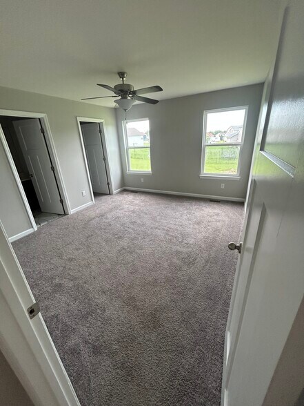 Building Photo - 281 Autumn Oaks Dr