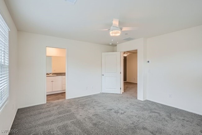 Building Photo - 347 Summer Sparrow Ave