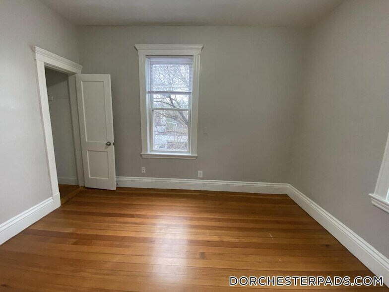 Building Photo - 39 Harwood St