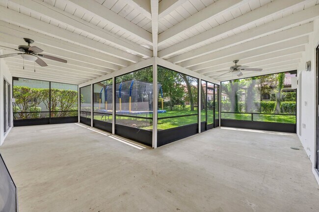 Building Photo - Waterbridge Stunner