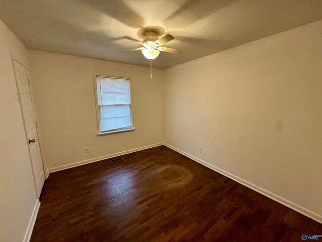 Building Photo - 409 Suffield St