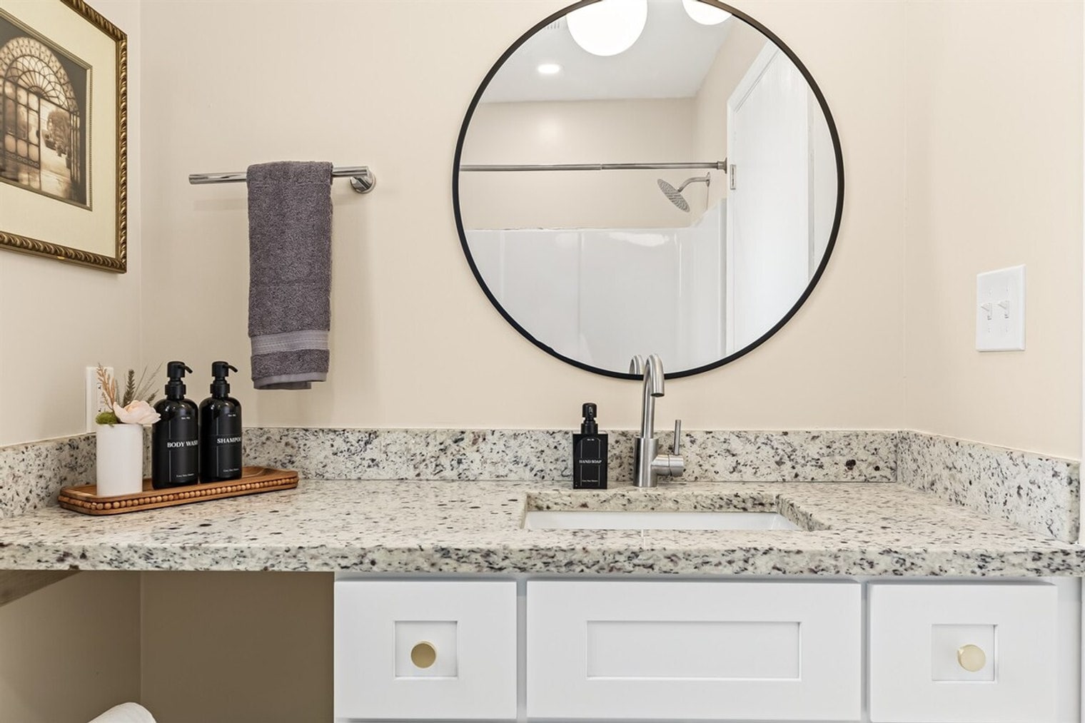 Building Photo - 18365 Sharon Ln