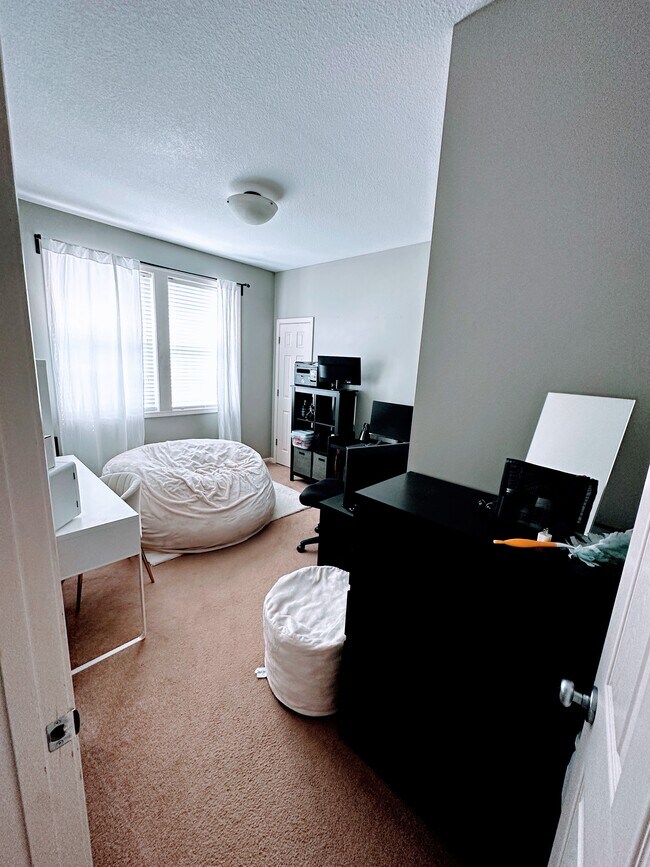 Bedroom 2 - 9239 Walnut St