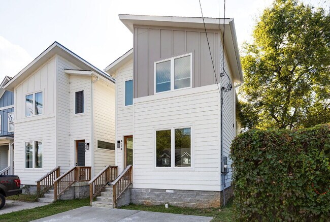 Building Photo - "Charming 4-Bedroom Nashville Oasis with Elegant Hardwood Floors & Private Guest Suite!"