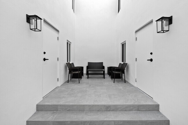 Building Photo - 1786 SW 9th St