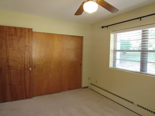 Building Photo - 1012 16th 1/2 St