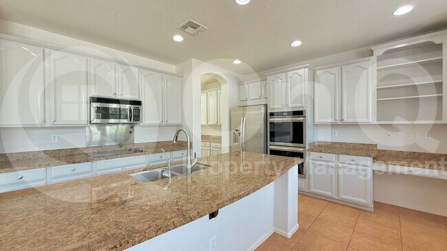 Building Photo - 3316 E Kingbird Pl