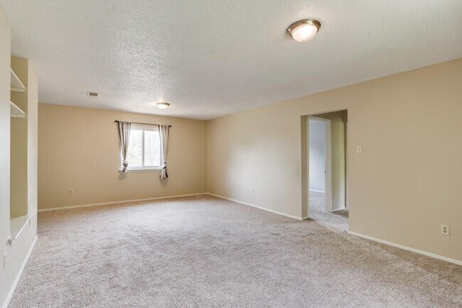 Building Photo - 11227 Henge Dr