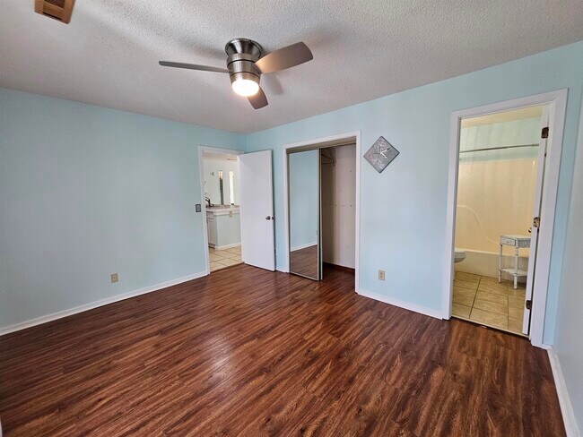 Building Photo - 4489 Little River Inn Ln