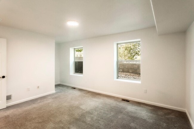Building Photo - 94 Castle Ridge Dr