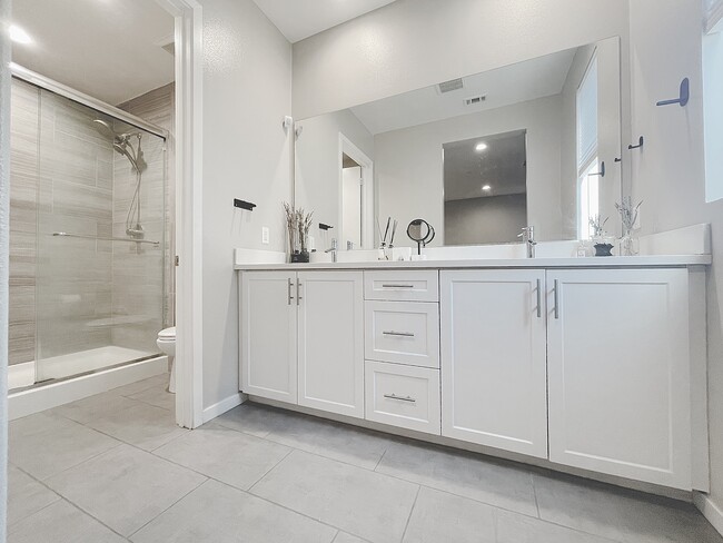 Master Bedroom Bathroom - 13121 W Lumina Way