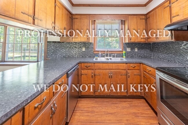 Building Photo - 344 Whitehall Dr