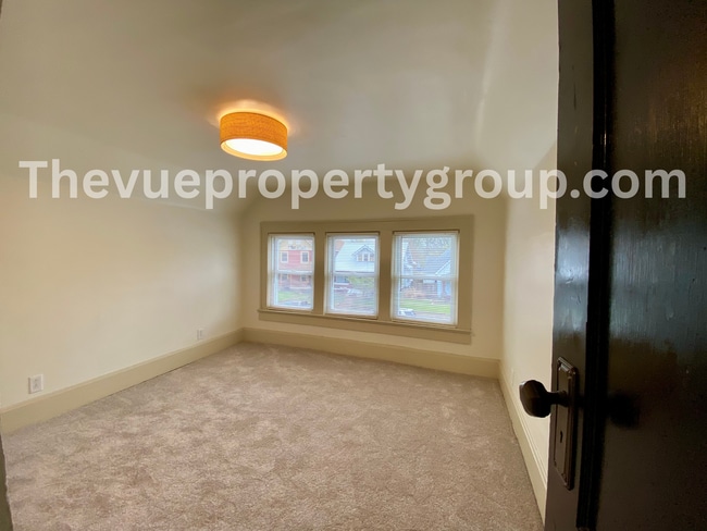 Building Photo - Completely remodeled 3 bedroom, brimming with charm & modern updates!