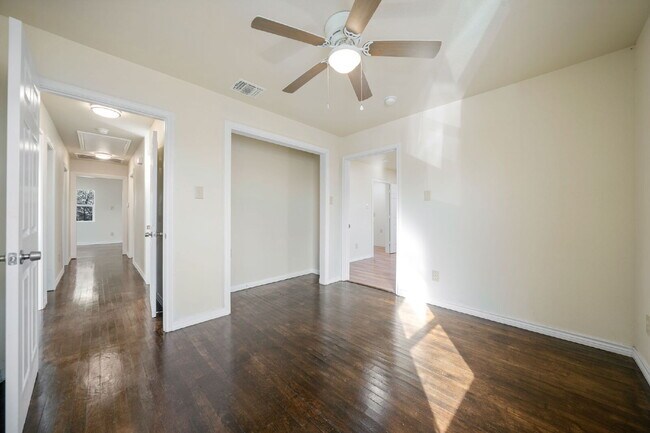 Building Photo - 151 Morningview Dr