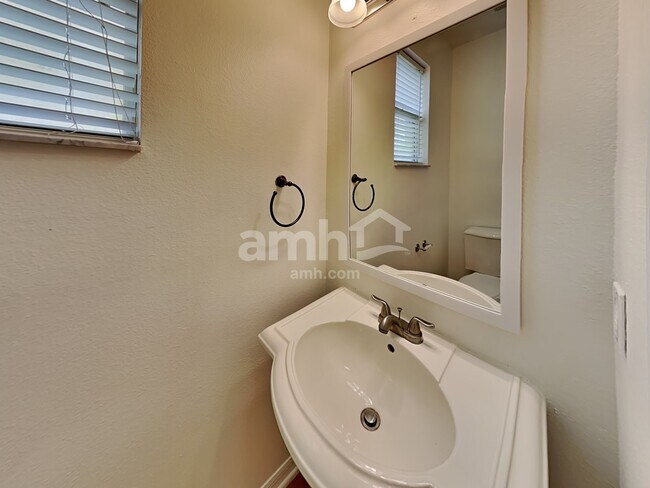 Building Photo - 19640 Timberbluff Dr