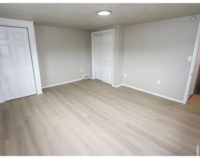 Building Photo - 513 Bucktown Rd