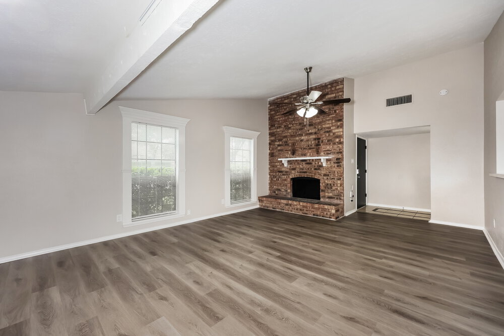 Building Photo - 114 S Young Blvd