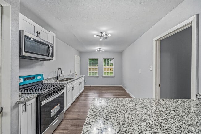 Building Photo - 5859 Flamingo Dr