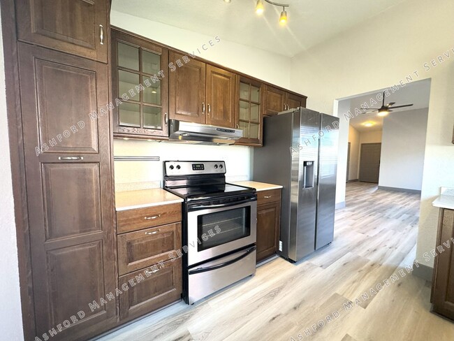 Building Photo - BEAUTIFULLY REMODELED 3 BEDROOM HOME WITH ...
