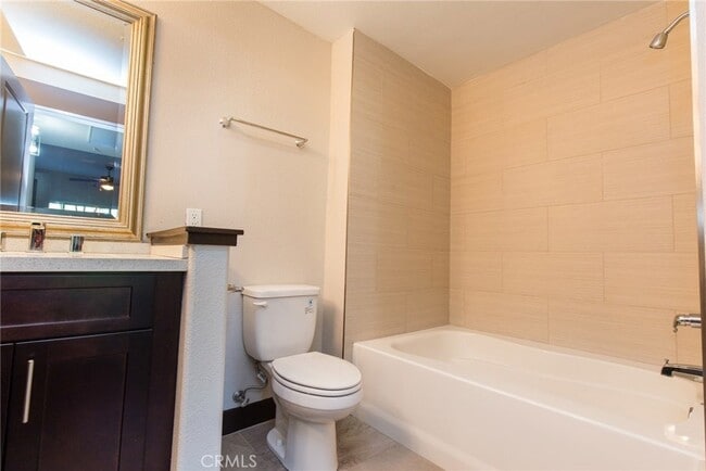 Building Photo - 24585 Town Center Dr