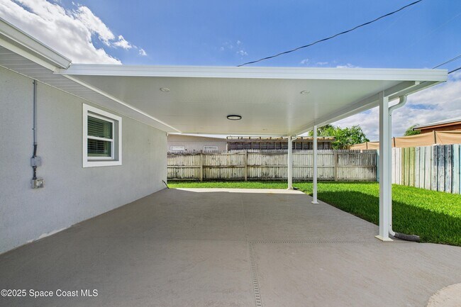 Building Photo - 1500 Dorsal St