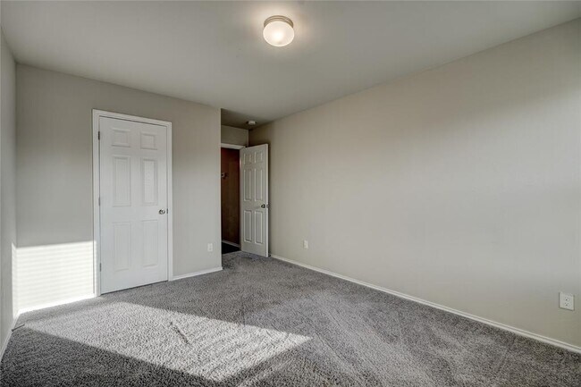 Building Photo - 10620 SW 23rd Ter