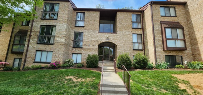 Building Photo - 2069 Royal Fern Ct