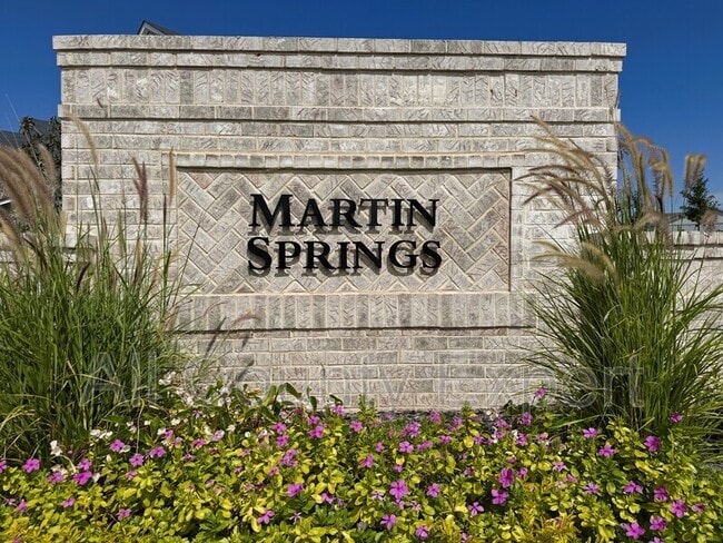 Building Photo - 823 Misty Holw Trl