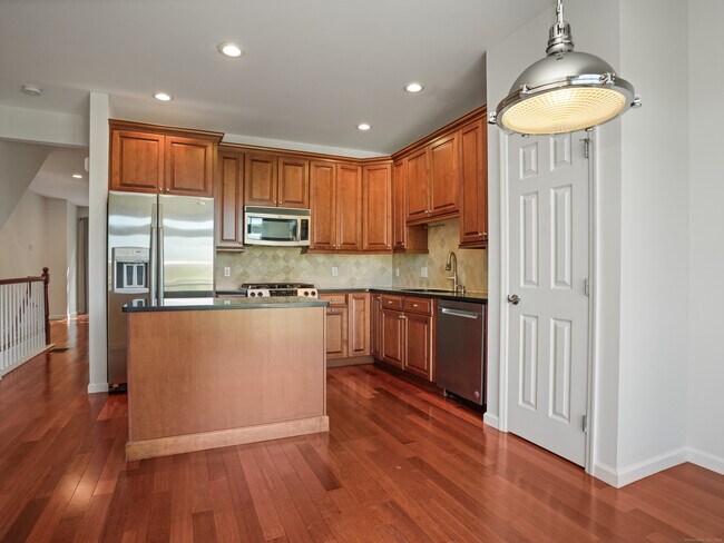 Building Photo - 16 Warrington Round