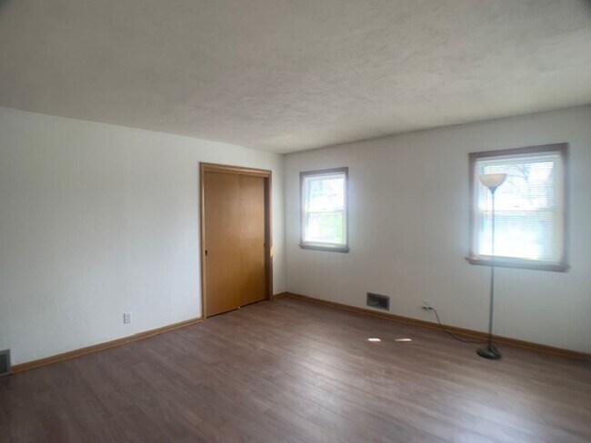 Building Photo - Huge yard! Updated appliances and more!