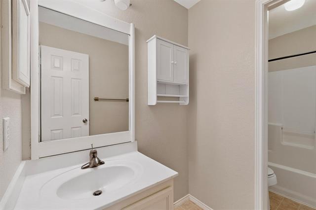 Building Photo - 2305 Sumac Ct