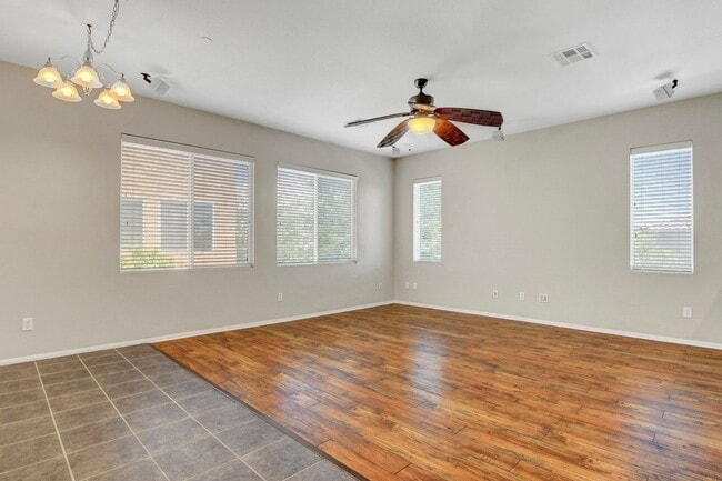 Building Photo - 3 Bedroom Split Level Home in Centennial H...