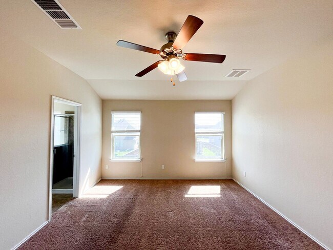 Building Photo - Available NOW!!!! This gorgeous home is located in The Landing Subdivision in Killeen. This home ...