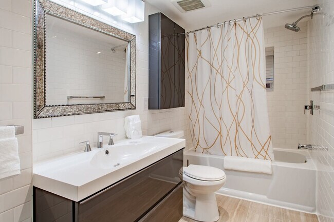 Building Photo - 824 Varnum St NW