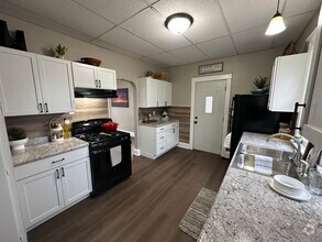 Building Photo - Newly remodeled 3 bed, 1 bath home for ren...