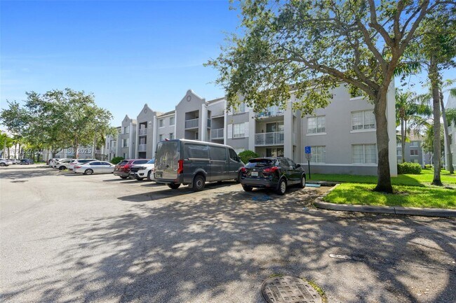Building Photo - 655 SW 111th Way