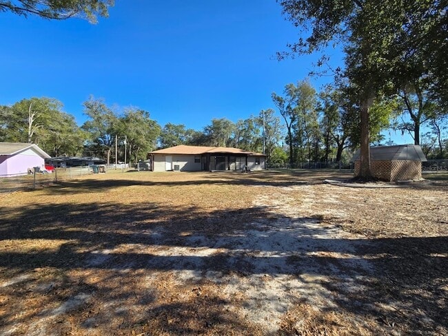 Building Photo - 2606 NE 22nd Ave