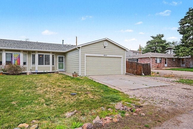 Building Photo - Beautifully Updated Littleton Home with Huge Yard & Basement Storage