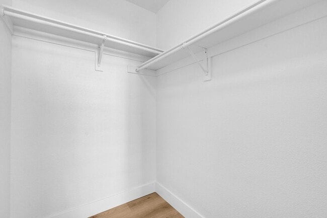 Building Photo - 75 E Agate Ave