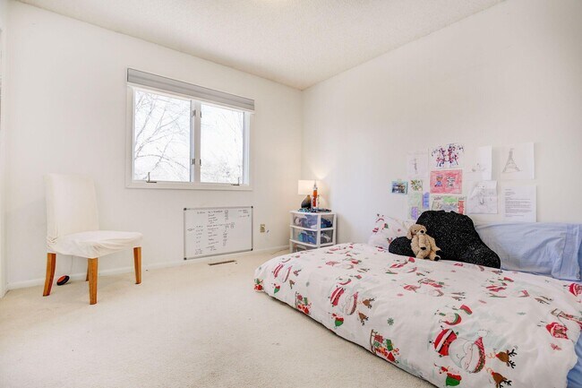 Building Photo - 1153 Fernwood Ct