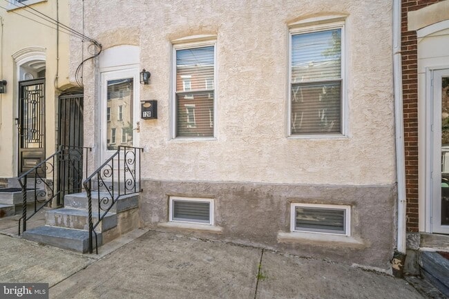 Building Photo - 126 Ripka St