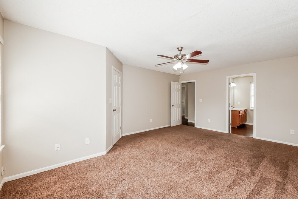 Building Photo - 707 Deer Trail Dr