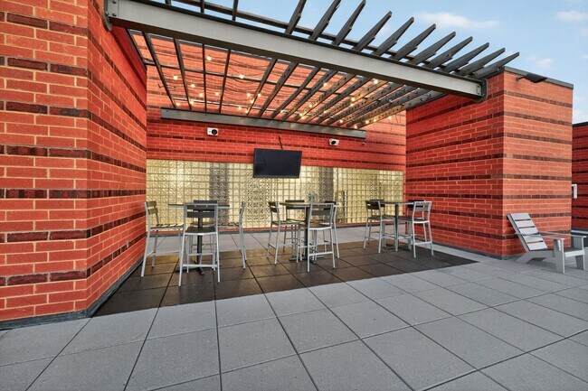 Building Photo - Available Now! High End 2 Bed 2 Bath in Luxury Building with Pool, Gym, Parking