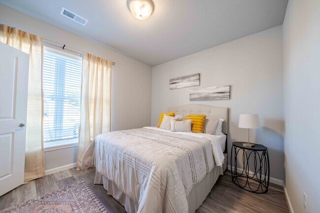 Building Photo - The Gantry