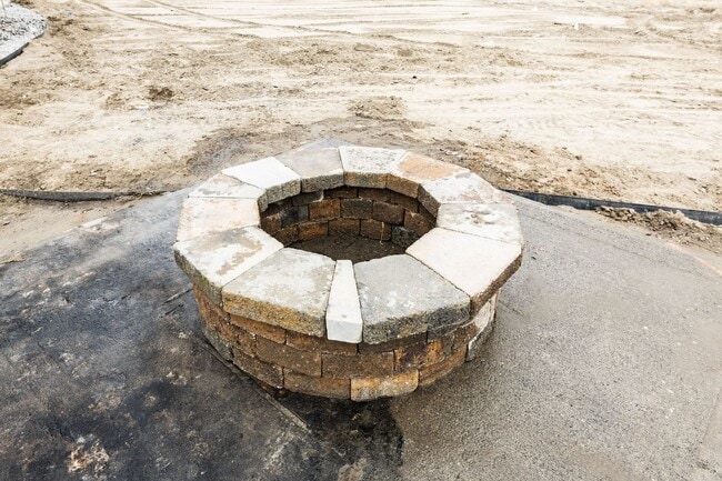 Building Photo - L2422OY