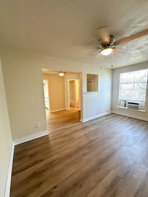 Building Photo - 311 W Malone Ave