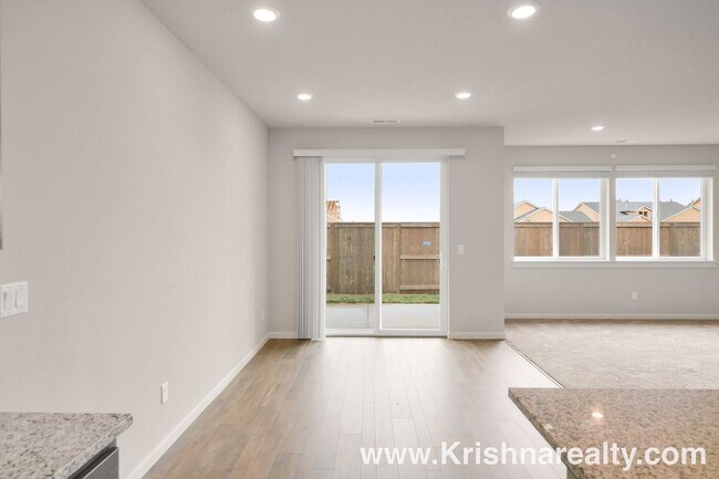 Building Photo - Beautiful Modern | ONE LEVEL 4BD | 2 BA | Single Family Home | Laurel Woods Community Located In ...