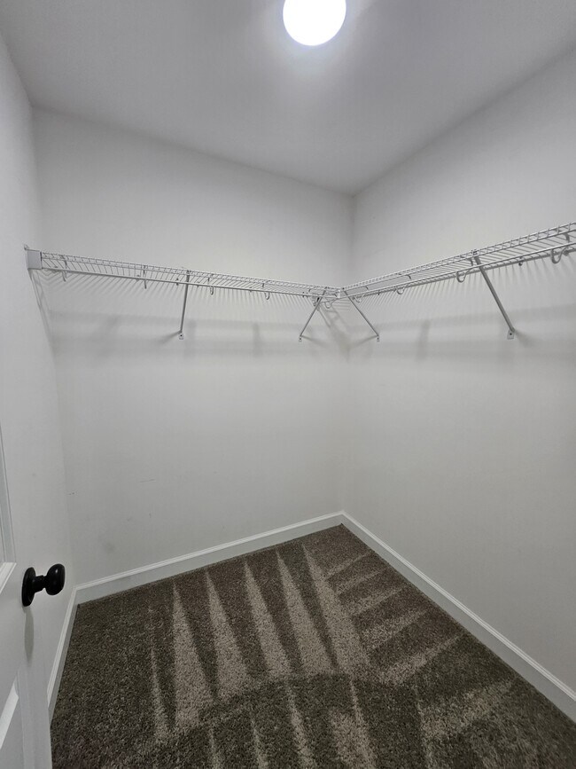 Building Photo - 105 Pinehurst Ln
