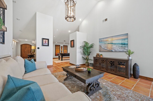Building Photo - 307 Calle Dorado